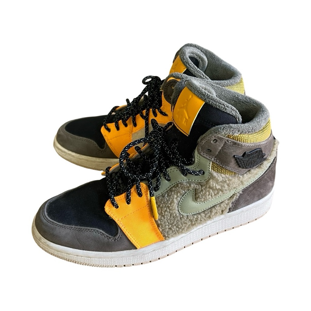 Air Jordan 1 Retro High Premium
"Parachute Beige/Lava Glow"